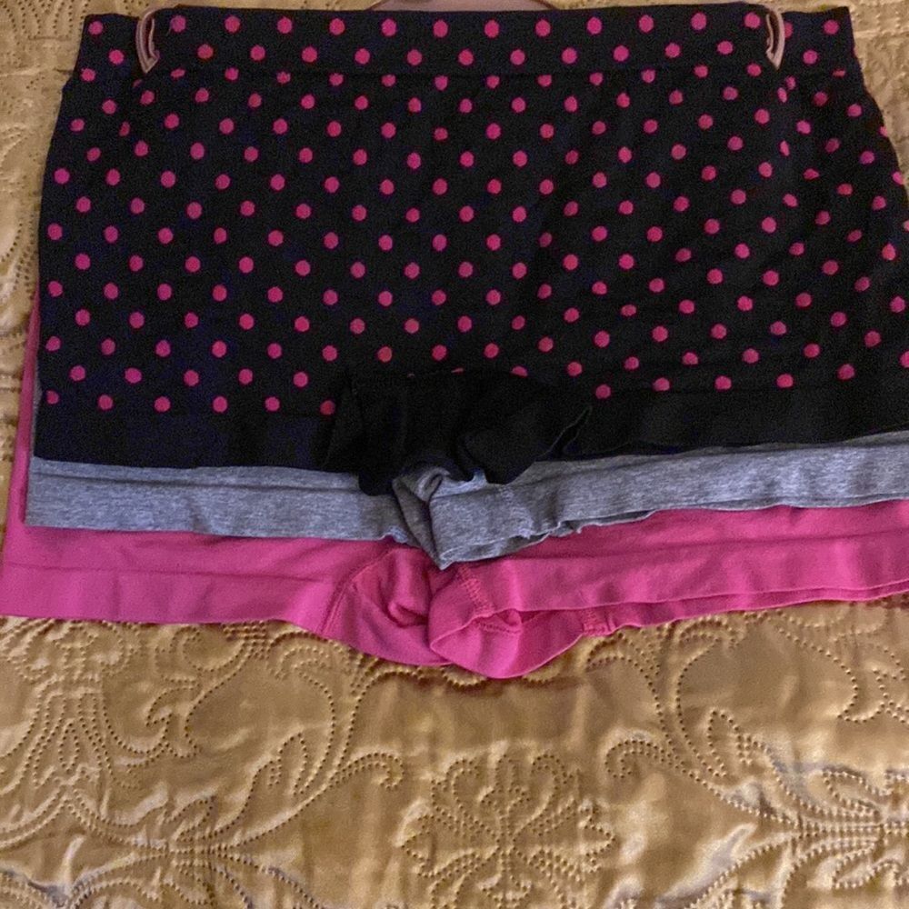 Cutie With A 3 Pack Seamless - Picture 2 of 2